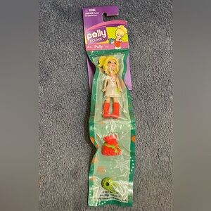 Polly Pocket Holiday Polly Doll New